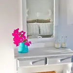 Zeta * Chrisi Akti (Paros)
