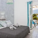 Zeta Chrisi Akti (Paros)