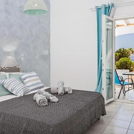 Zeta Chrisi Akti (Paros)